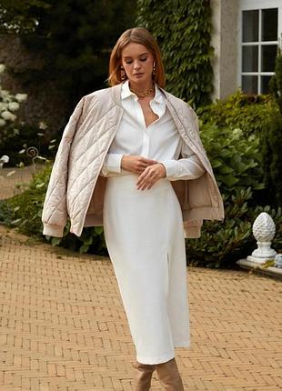 Молочна спідниця міді