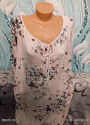 Стильная женская кофточка большого размера