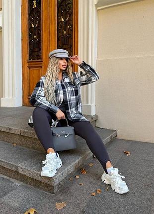 Стильна утеплена сорочка в клітинку з байки подовжена оверсайз