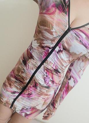 Плаття з замком