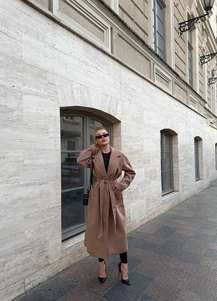 Класичне кашемірове пальто базового крою на підкладці на запах з поясом та карманами