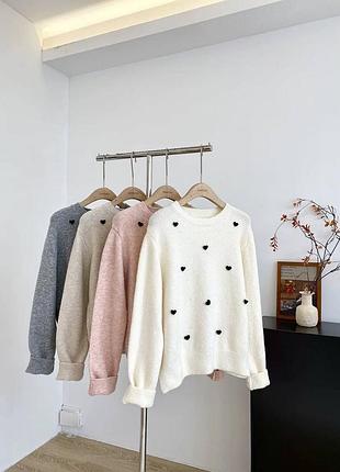 Є накладений платіж🌸затишний светрик у ніжних відтінках доповнен вишитими чорними серцями❤️