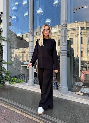 Жіночий стильний базовий в'язаний костюм