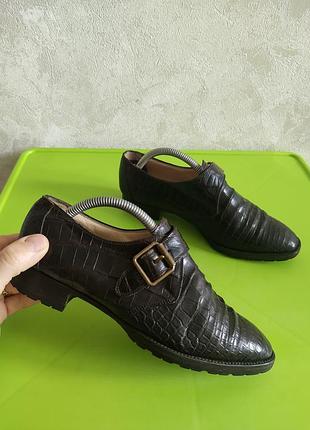 Винтажные кожаные (крокодил) шоколадно-коричневые туфли 37 размера от культового дизайнера manolo blahnik