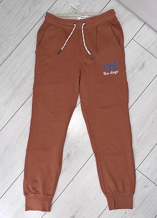 Спортивные штаны с манжетами от бренда reserved. пояс регулируется./// размер: 152 см.