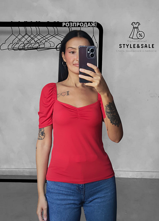 Стильная базовая футболка женская по фигуре