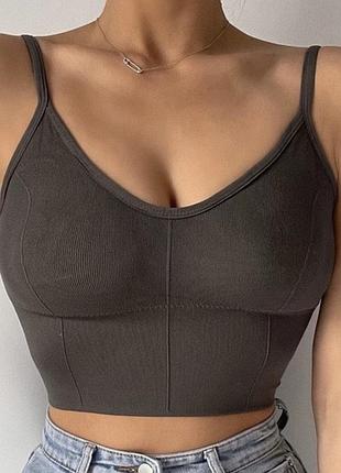 Базовий топ з чашками , м