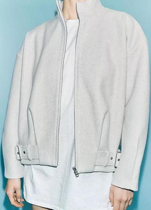 Стильна та модна куртка zara у відтінку сірого. нова з бірками.