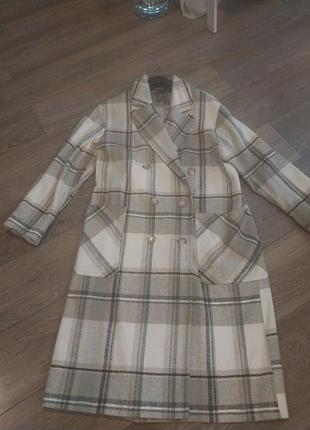 Двубортне пальто