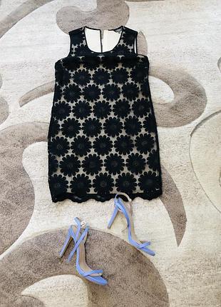 Сукня коротка з гіпюру