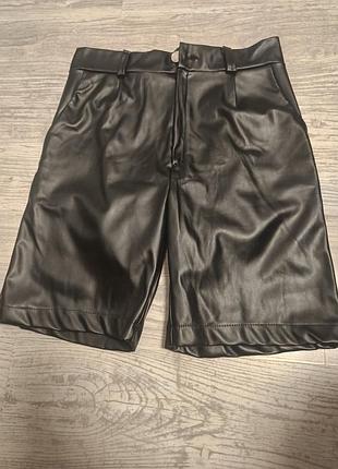 Новые кожаные шорты