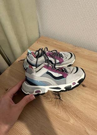 Дитячі кросівки