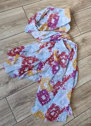 Шарф палантин шифоновый полупрозрачный в цветы, состояние идеальное 
размеры 190/70