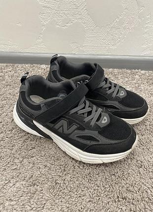 Кросівки для хлопчика 36 розмір устілка 22 см