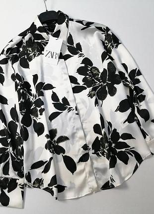 Рубашка атласная с длинным рукавом  и принтом zara