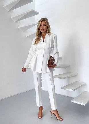 Костюм
 розміри: 42-44, 46-48
 кольори: шоколадний, блакитний, троянда, чорний, бежевий