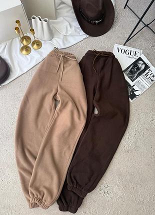 🍂❄️джоггеры женские
размеры: 1(42-44) 2(46-48) 3(50-52)
описание: черный, серый, шоколад, молоко, беж