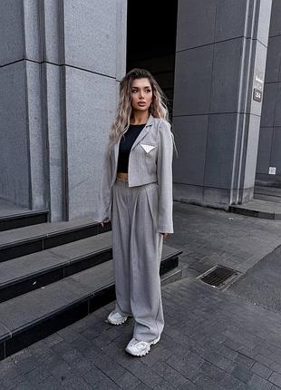 Костюм брючный классика