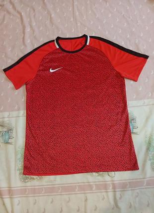 Футболка nike dri-fit.                           .