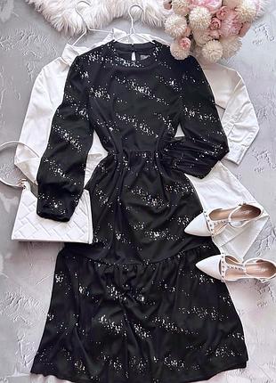 Елегантна сукня з блискітками