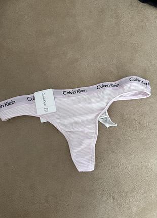 Жіночі трусики -стрінги calvin klein