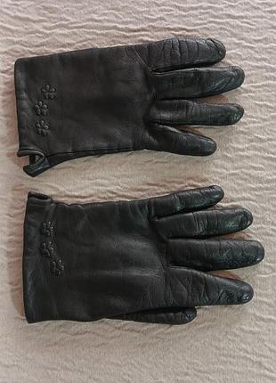 Женские элегантные черные кожаные перчатки с цветочным узором