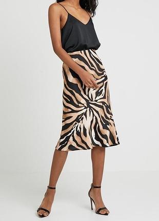 Атласний чорний топ