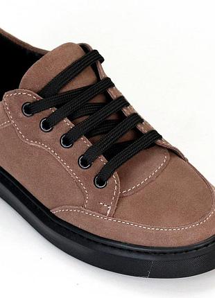 Женские замшевые кеды цвета капучино