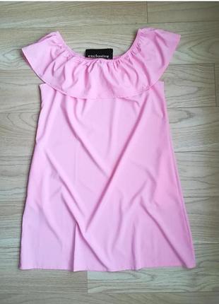 Летнее розовое платье с воланом