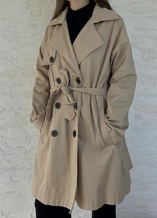 Бежевий класичний тренч