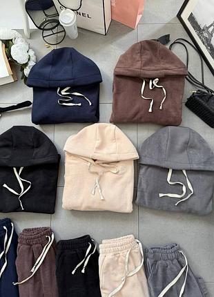 Теплые женские костюмы на флисе с капюшоном.