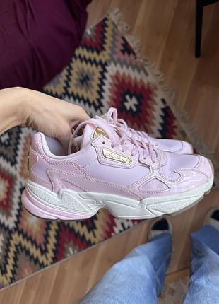 Розеві кросівки adidas 37 розмір