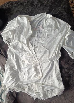 Халатик с кружевом