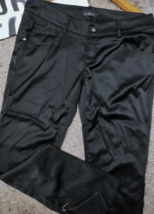 Нарядные атласные брюки джинсы