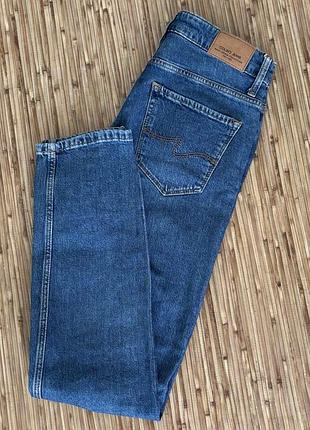 Женские джинсы colins