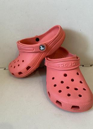 Продам підліткові шльопанці фірми crocs!