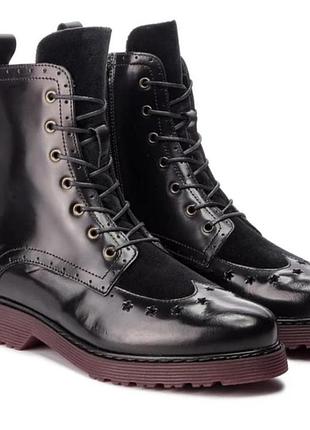 Tommy hilfiger батильоны шнурки и молния черные лаковые размер 36