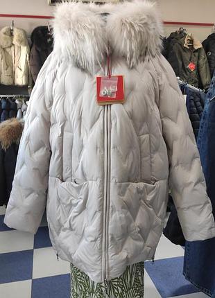 Жіночий пуховик