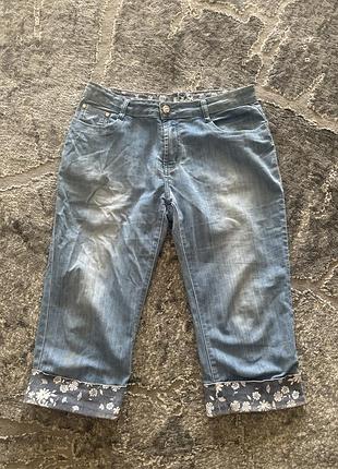 Жіночі шорти