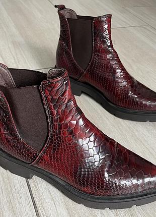 Жіночі челсі