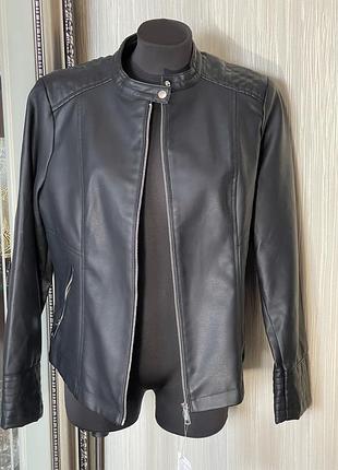 Куртка новая искусственная кожа черная 46