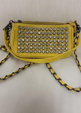 Маленька сумочка через плече