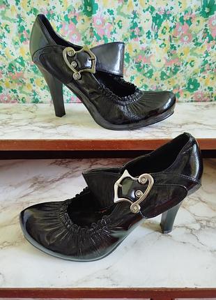 Жіноче взуття 🌈 лакові туфлі на підборах з ремішком 39 розмір