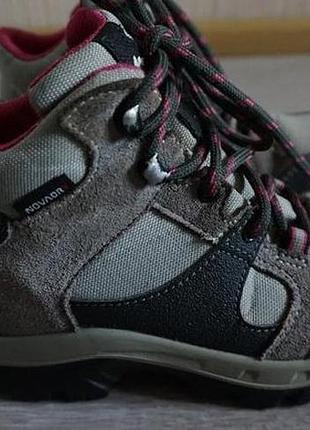 Продаються нереально круті дитячі терма черевики від quechua