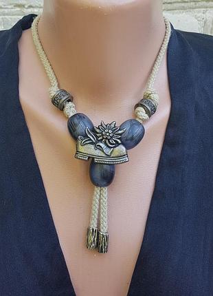 Ожерелье короткое австрийское с эдельвейсом и сапожком