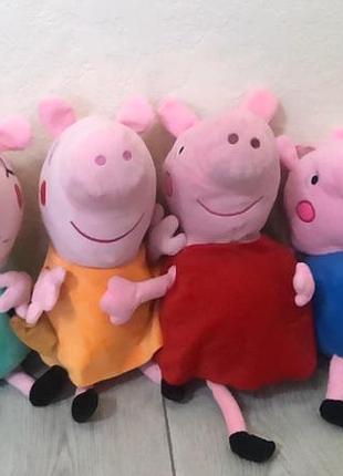 Сім'я свинки пепі з мультика, за одну іграшку 300 грн