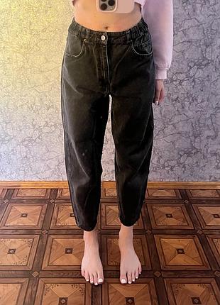 Джинси чорні на гумці bershka