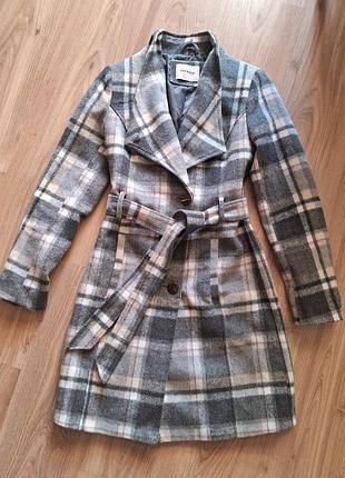 Пальто демисезонное