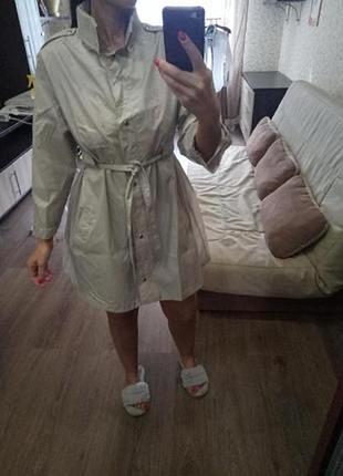 Стильный плащ тренч з високою горловиною