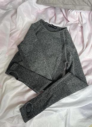 Кофта спортивна з вирізами для пальців